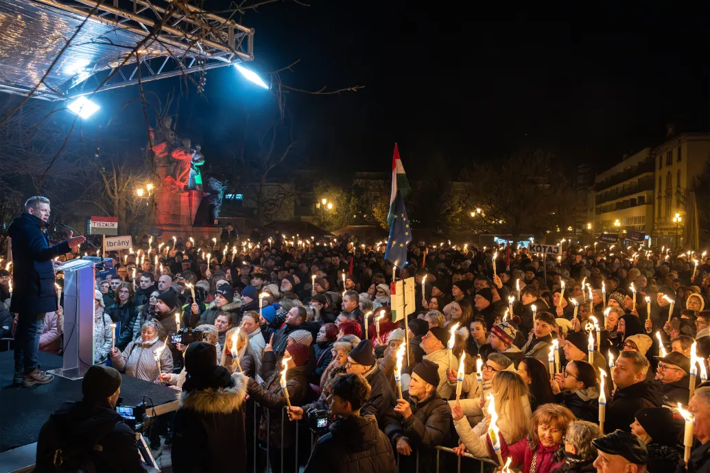 Óriási a Tisza előnye a Medián szerint – elemzés élőben