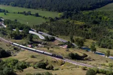 Rendőrt hívott Pilisjászfalu polgármestere a faluba tervezett akkuhulladékos üzem ellen tiltakozókra