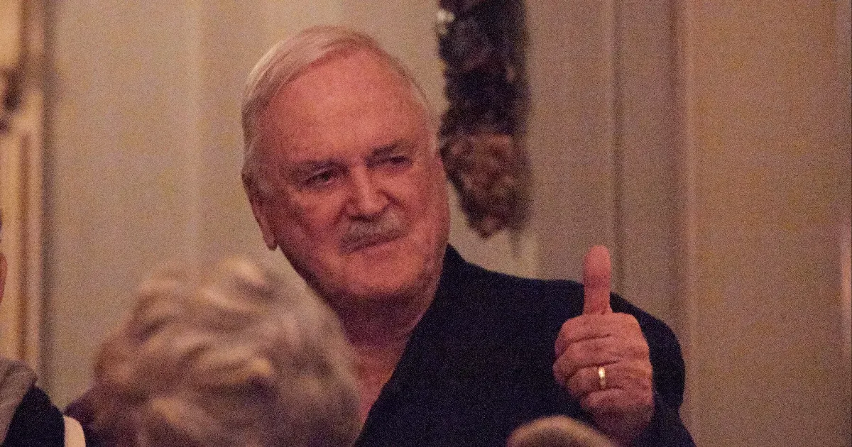 John Cleese beszólt Orbánnak, a miniszterelnök visszaszólt neki