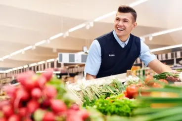 Szigorúbb a törvénynél: a Lidl komolyan veszi az élelmiszer-biztonságot
