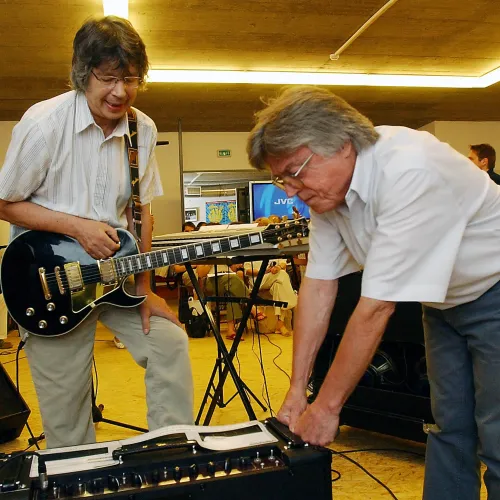 Időutazás az MVM Dome-ban: Hologramként tér vissza a színpadra a teljes Illés zenekar