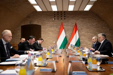 Ukrán akciótól tart Orbán Viktor, ezért katonákat vezényelnek a kiemelt energetikai létesítményekhez