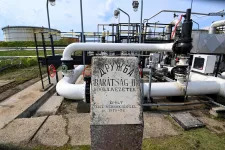 Jönnek a nem orosz olajszállítmányok, vizsgálják a lehetőségeket Orbán blokkolása miatt