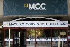 Az MCC főigazgatója körlevélben írta meg a diákoknak, hogy a Tisza szét akarja verni az intézményt