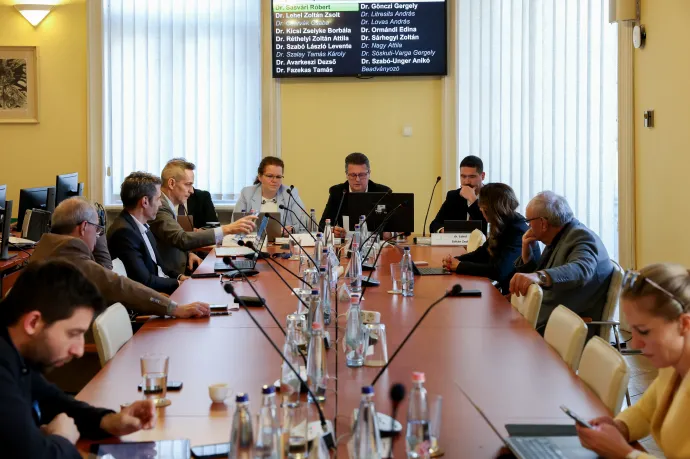 Elkezdődött a kampány, a Tisza rögtön három kifogást nyújtott be, döntött a Nemzeti Választási Bizottság