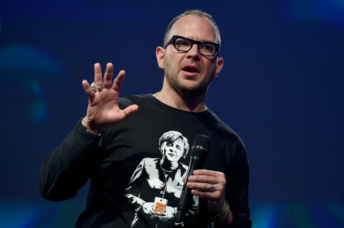 A nagyvállalatok azért bántanak téged, amiért a kutyád a heréit nyalogatja: mert megtehetik