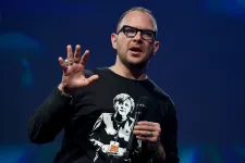 A nagyvállalatok azért bántanak téged, amiért a kutyád a heréit nyalogatja: mert megtehetik