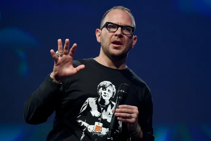 A nagyvállalatok azért bántanak téged, amiért a kutyád a heréit nyalogatja: mert megtehetik