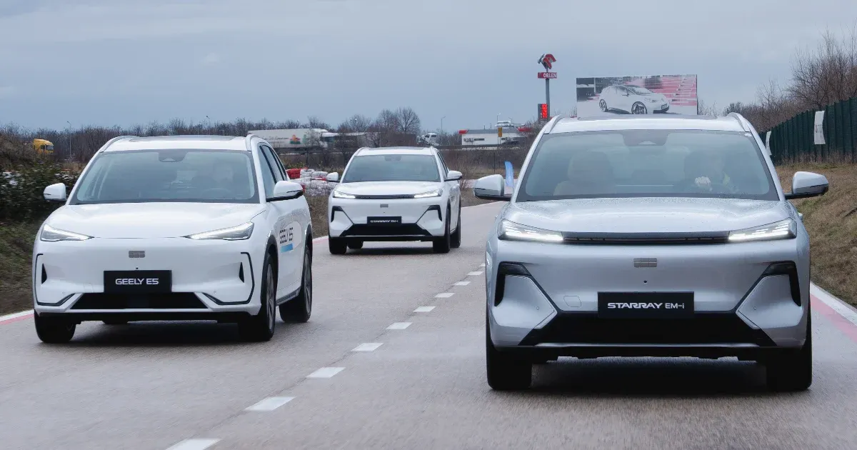 Nagy hatótávú plug-in hibrid autót hoz Magyarországra a kínai Geely