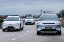 Nagy hatótávú plug-in hibrid autót hoz Magyarországra a kínai Geely