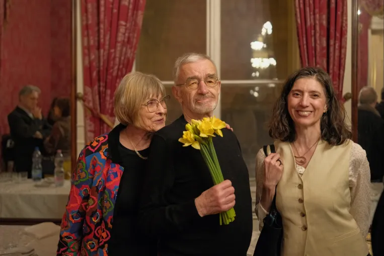 Behavazott lábnyomok és 90 év – Bodor Ádámot ünnepelték a Petőfi Irodalmi Múzeumban