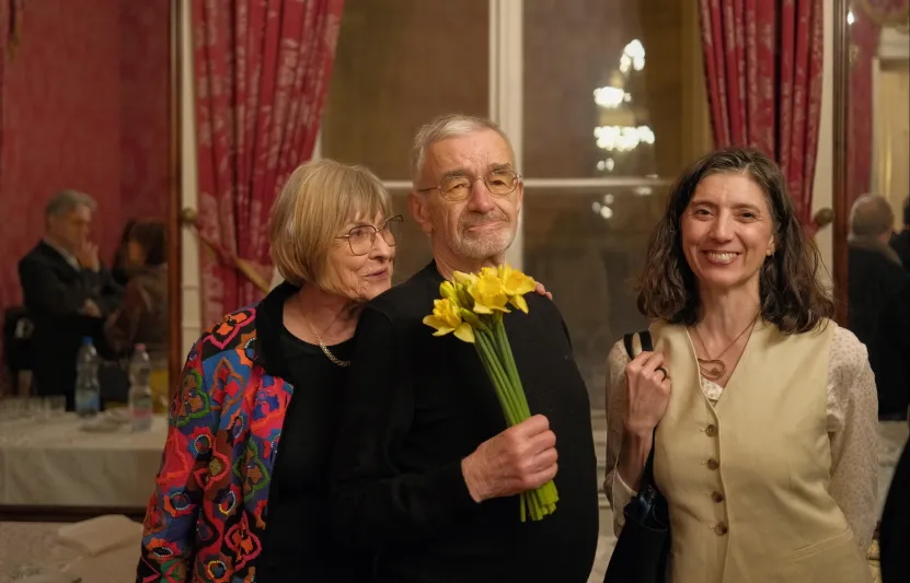 Behavazott lábnyomok és 90 év – Bodor Ádámot ünnepelték a Petőfi Irodalmi Múzeumban