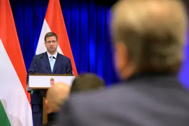 Gulyás a Telexnek: Nem lesz szükségállapot, az áprilisi választásokat meg lehet tartani