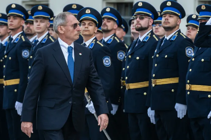 Pintér Sándor szerint 3,125 százalék esélye van, hogy miniszter marad