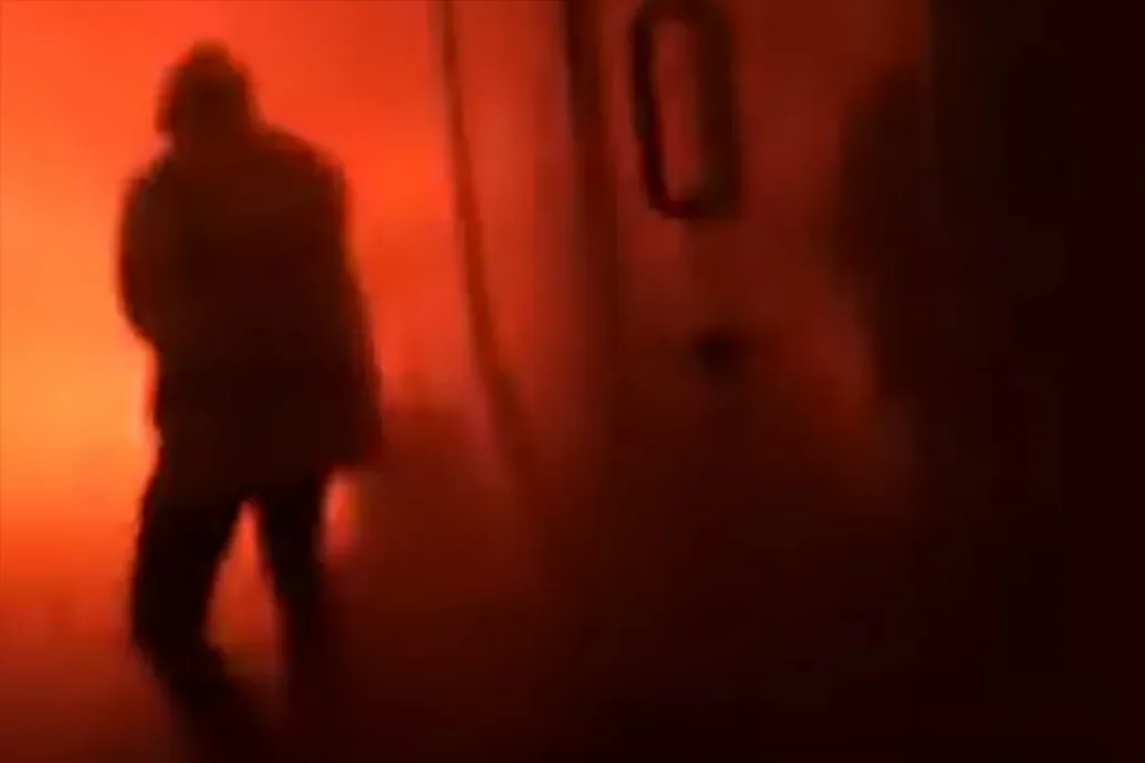 Az Átlátszó közzétett egy videót, amelyen az SK komáromi gyárában, tesztelés közben felrobban egy akkumulátor