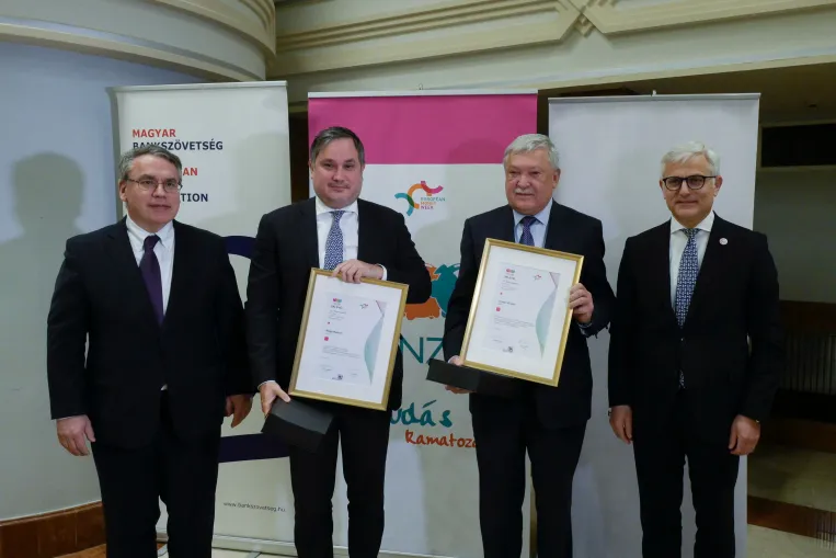 Hiába küldené el egy részüket Nagy Márton, a nagyobb bankoknak eszük ágában sincs kivonulni a magyar piacról