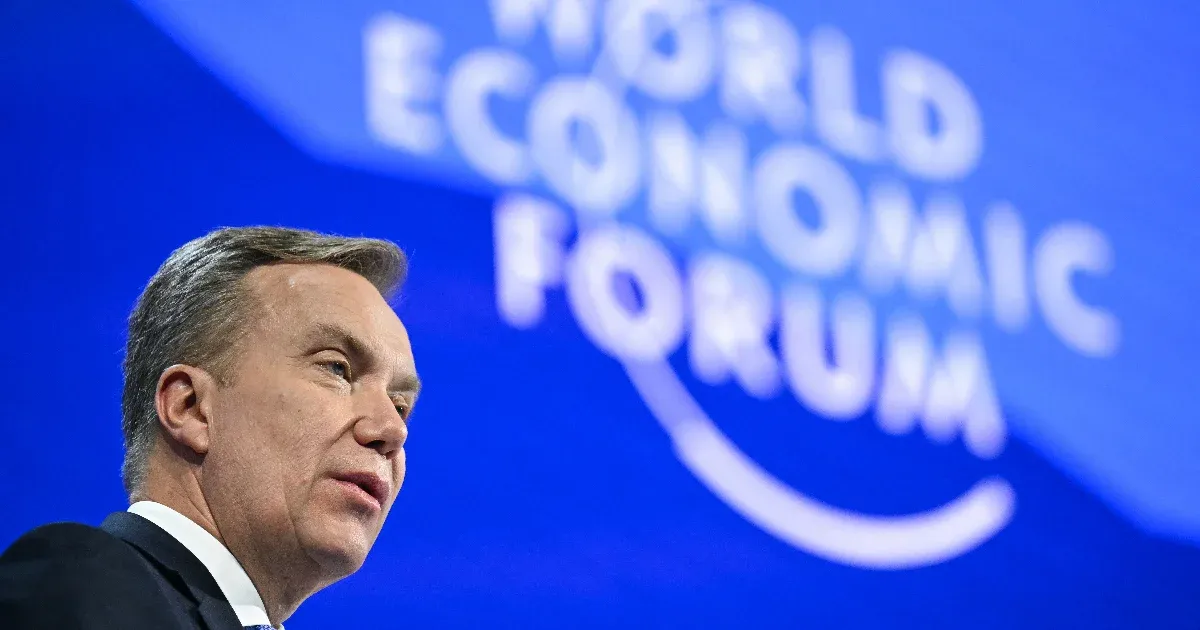 Lemondott a Világgazdasági Fórum elnöke az Epsteinhez fűződő kapcsolata miatt