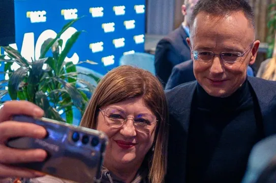 Szijjártó Péter Lizikének: Az RMDSZ-t elkezdték támadni, mint állat, ilyenkor kell melléjük állni