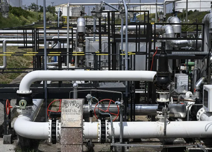 A Barátság II. kőolajvezeték fogadópontja a Mol Nyrt. százhalombattai Dunai Finomítójában 2022. május 24-én. – Fotó: Szigetváry Zsolt / MTI