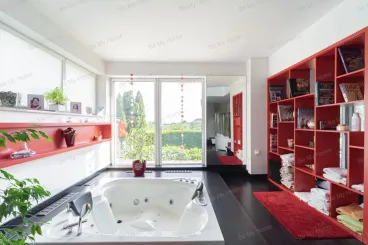 Futurista álomvilla, ahonnan ellátni Budapesten át Gödöllőig