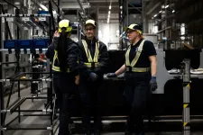 Ellentétesen alakul az idős és a fiatal dolgozók helyzete Magyarországon