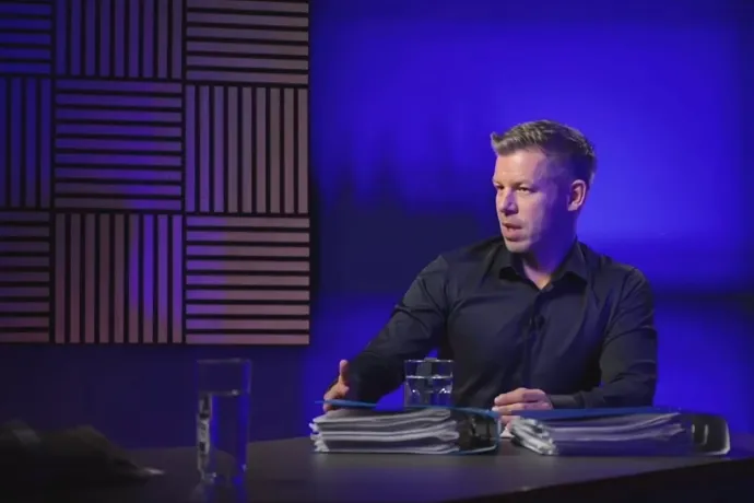 Magyar Péter olyan videót tett közzé, amelyben a gödi gyáron belül terjedő mérgező fekete porról beszélnek