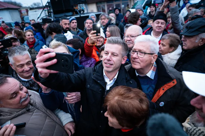 Magyar Péter a Tisza Párt egyik kampányeseményén, Nyíregyházán, 2025. november 29-én – Fotó: Alföldi Dániel István / Telex