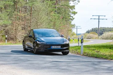 Miért ilyen olcsó a használt Tesla Model 3?