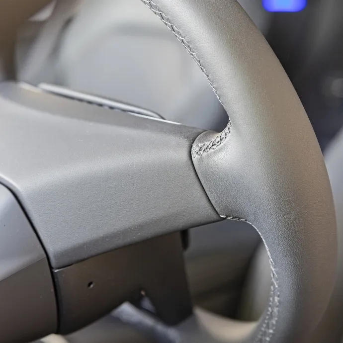 A beltér általában rendben van, de a kormány borítására és rögzítésére érdemes ránézni – Fotó: Caroline Jüngling / autóMAGAZIN