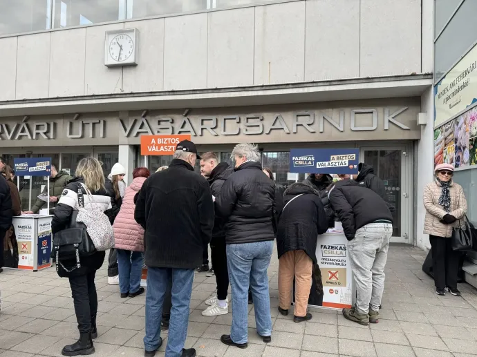 Fazekas Csilla pultjai Budapesten – Fotó: Fazekas Csilla / Facebook