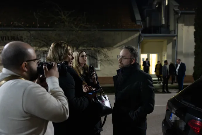 Orbán Balázs a kampányfórum után – Fotó: Hevesi-Szabó Lujza / Telex