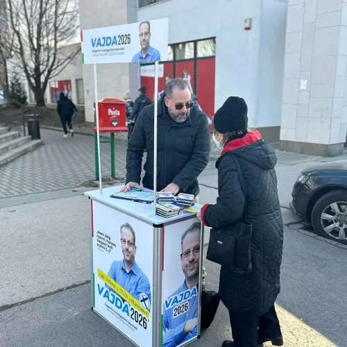Megtiltották a függetlenként induló Vajda Zoltánnak, hogy a Tisza nevével és Magyar-idézettel kampányoljon Kép