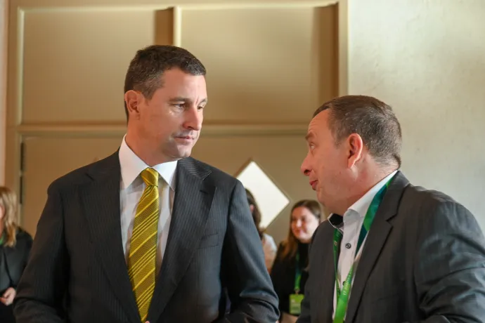 Tánczos Barna miniszterelnök-helyettes, a Mens Sana Alapítvány elnöke és Nagy Zoltán Levente, Kelemen Hunor kabinetfőnöke és az Eurotrans valamint az Iskola Alapítvány elnöke – Fotó: Tamás Zsófia / Transtelex