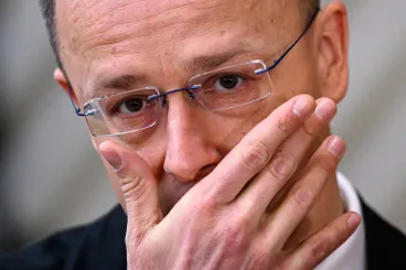 Szijjártó kéri a magyarokat, ne utazzanak a Közel-Keletre