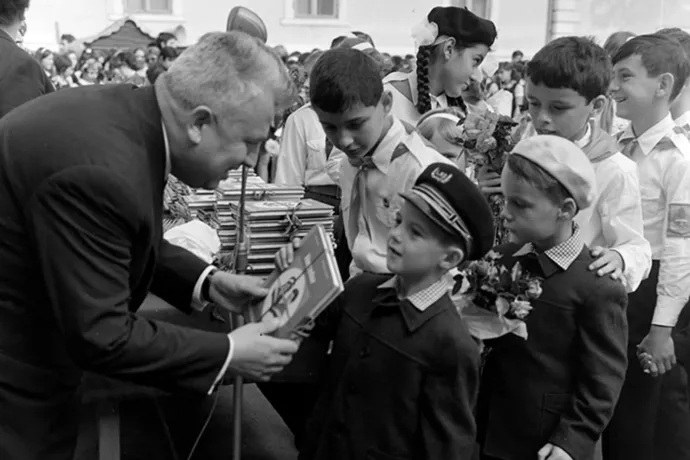 Ucsityszja, ucsityszja, ucsityszja – Tanulni, tanulni, tanulni (V. I. Lenin). Emlékszilánkok az elemiből