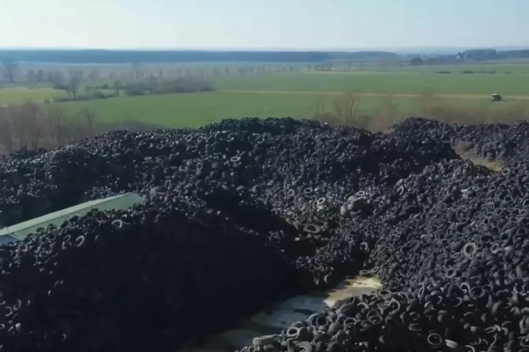 Drónfelvételeken mutatta be Magyar Péter, mekkora a nagykölkedi illegális gumitelep