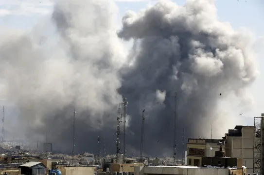 Trump humbugnak tartotta a demokrácia exportját, Netanjahuval közösen most mégis ez a célja Iránban