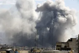 Trump humbugnak tartotta a demokrácia exportját, Netanjahuval közösen most mégis ez a célja Iránban