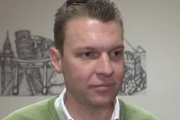 Megkérdezték Menczertől, mennyit dolgozik a másfél milliós miniszteri biztosi fizetéséért, a hét napjait kezdte számolgatni