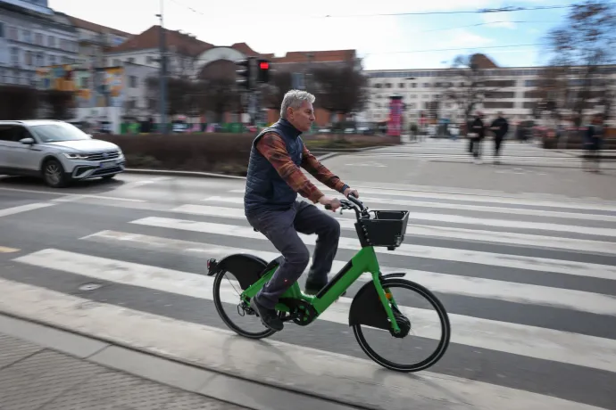 Teszt: a régi Bubi se volt filigrán, de az új egyenesen robusztus