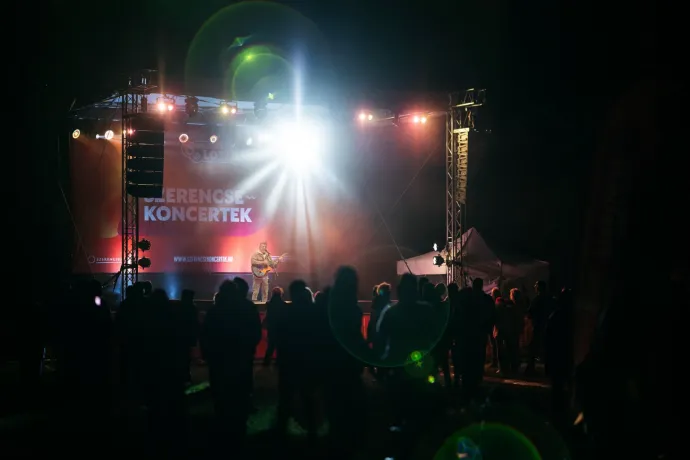 Pont olyan helyeket szór meg ingyenkoncertekkel a Szerencsejáték Zrt., amelyekre a Fidesznek nagy szüksége lehet a választáson