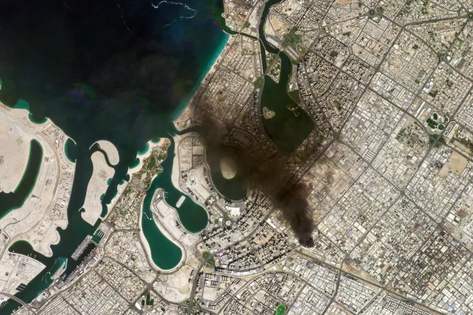 A teraszról láttam, ahogy kilőnek egy légvédelmi rakétát. Vannak olyan detonációk, hogy néha beleremegnek az ablakok