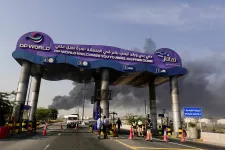 A teraszról láttam, ahogy kilőnek egy légvédelmi rakétát. Vannak olyan detonációk, hogy néha beleremegnek az ablakok