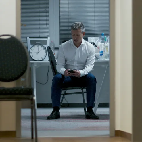 Egy hónappal a választás előtt kerül mozikba a Magyar Péterről szóló dokumentumfilm