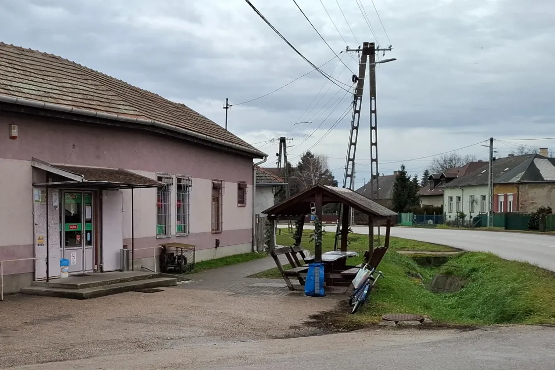 A kormány máshová küldte a vásárlókat, a kisbolt bezár