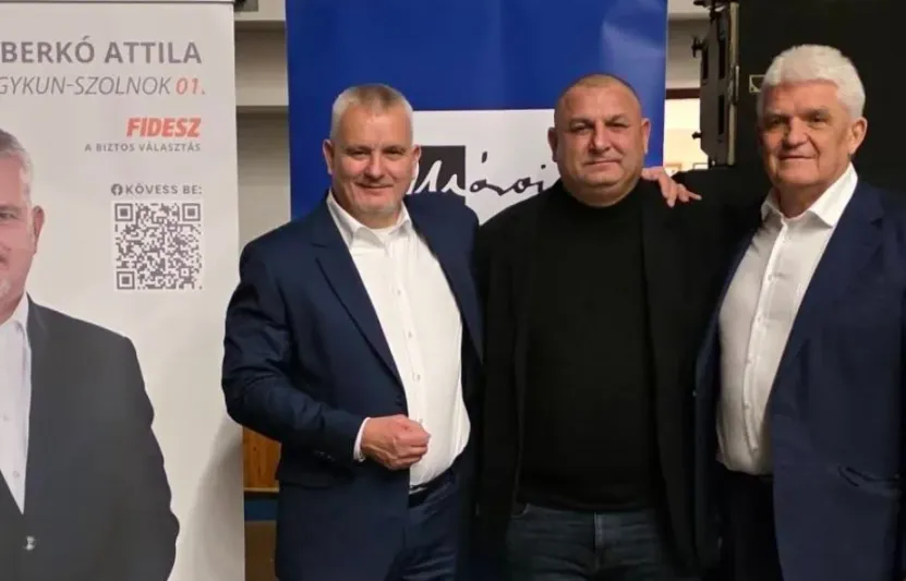 Marosvásárhelyi fiatalokat vittek Szolnokra, hogy a Fidesznek kopogtassanak