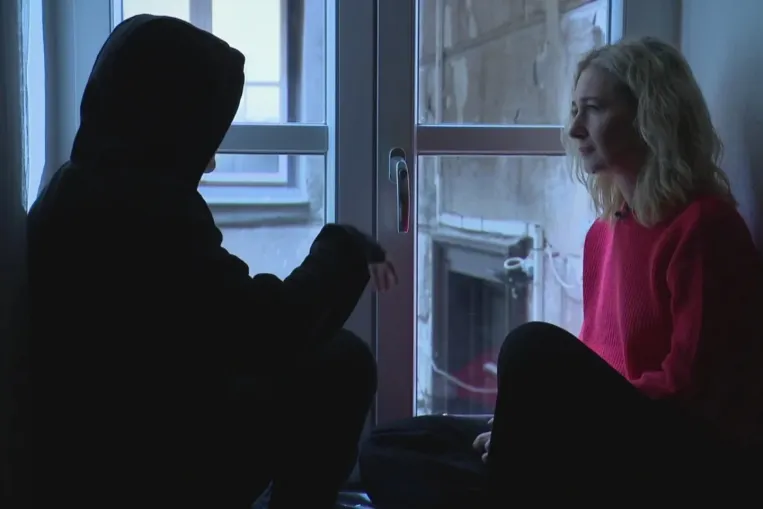 Azzal dicsekedett egyik áldozatának Juhász Péter Pál, hogy együtt nevetgélt Orbán Viktorral