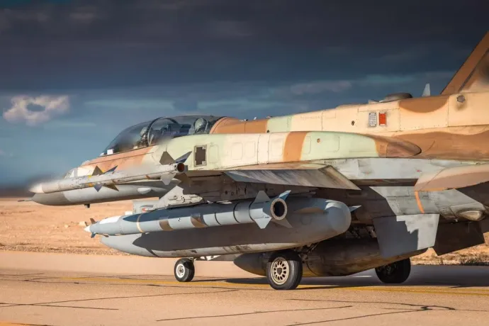 Az izraeli légierő vadászgépe iráni bevetésre indul 2026. február 28-án – Fotó: IDF / X