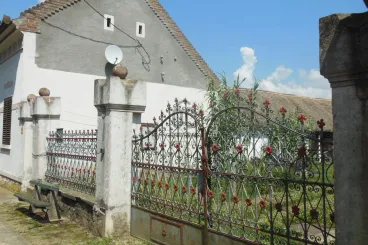 Kinevették őket, most meg mindenki az ő falujukba szeretne költözni - 8 millióért