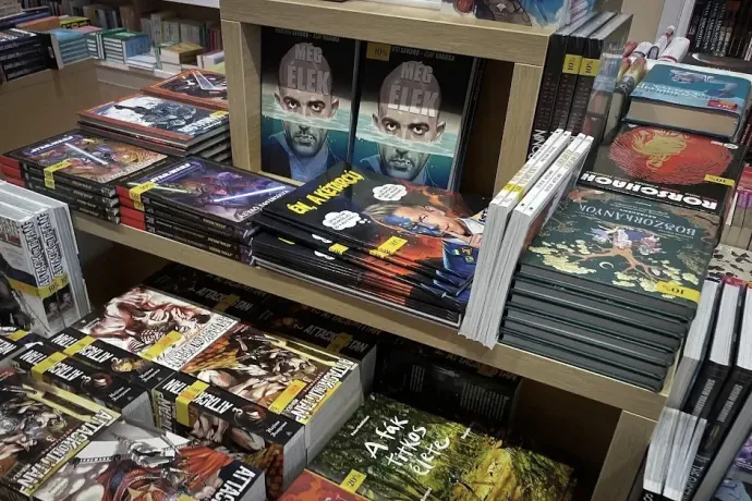 Én, a kétarcú a Libriben – Fotó: Olvasói fotó / Telex